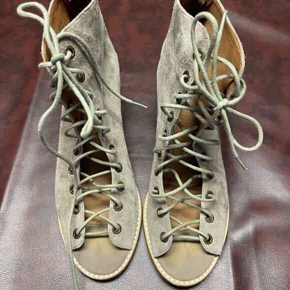 Jeffrey‎ Campbell Cora tan suede lace up open toe heels, size 9 - Picture 5 of 10
